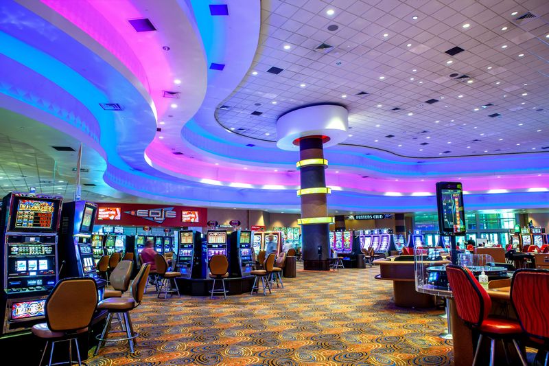 Мобильный интерфейс, платежные решения и доступность в Lev Casino
